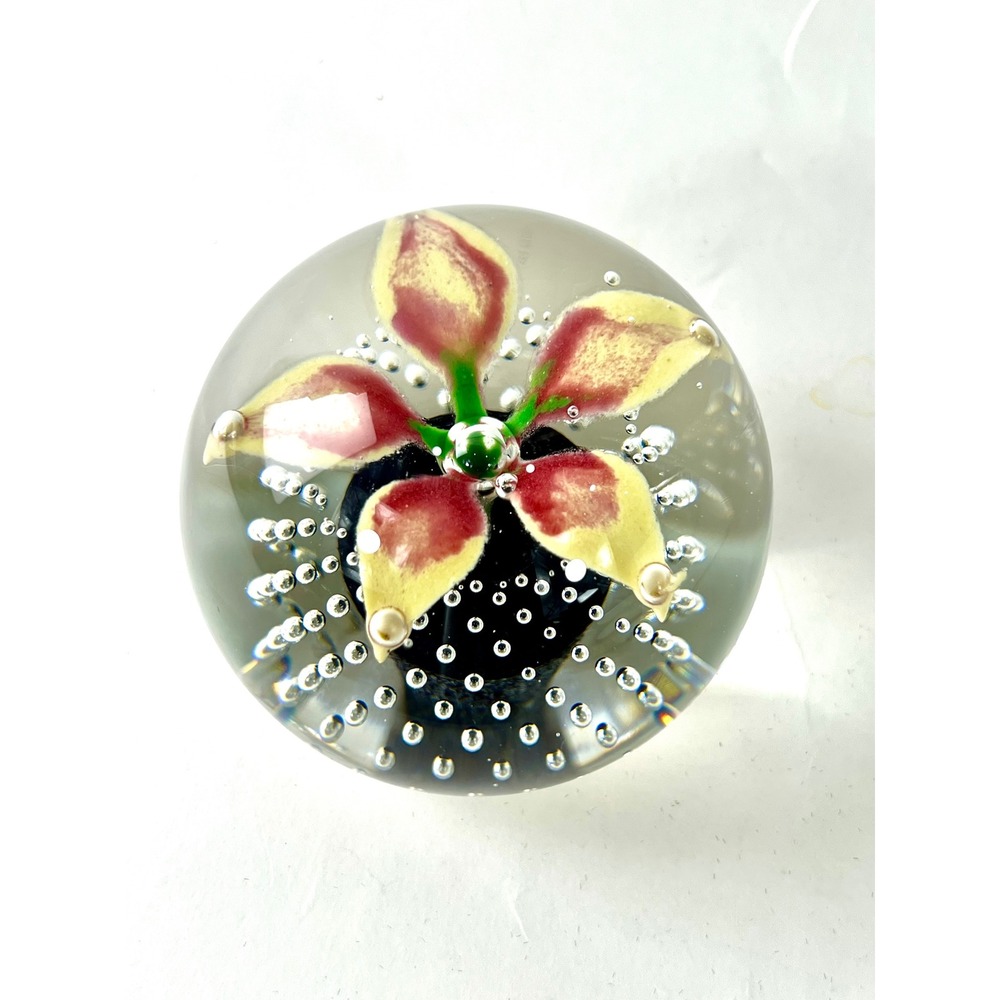 Vintage Art Glass Paperweight Red Yellow Flower Controlled Bubbles Bullicante